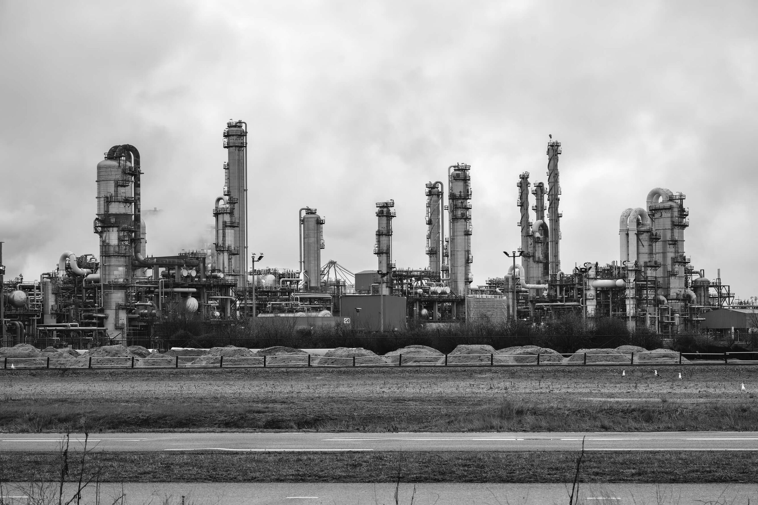 Refinery in Maasvlakte 2 in black and white, Rotterdam's newest port intended to become the most sustainable and innovative port in the world.